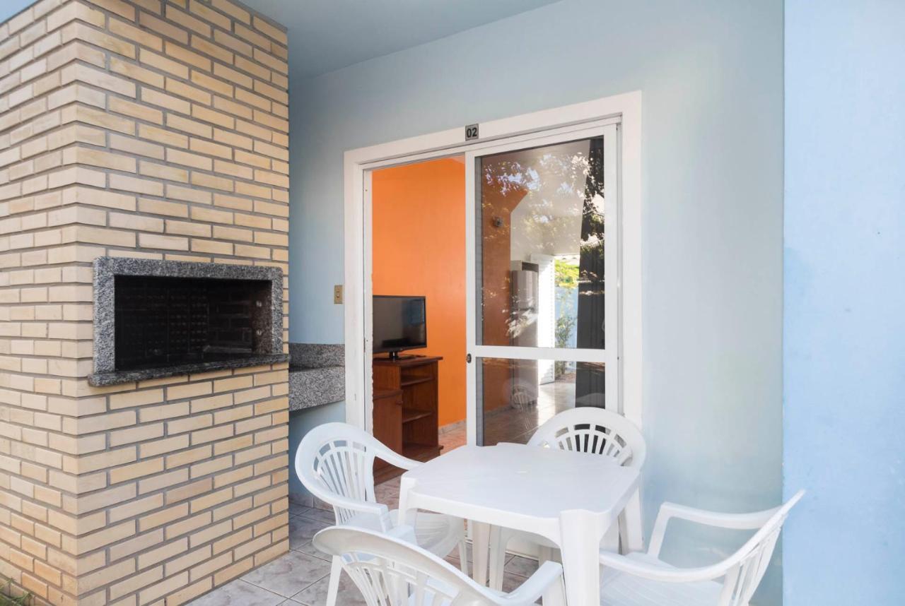 Apartamento Ferias De Verao 02 Apartment บอมบินญัส ภายนอก รูปภาพ