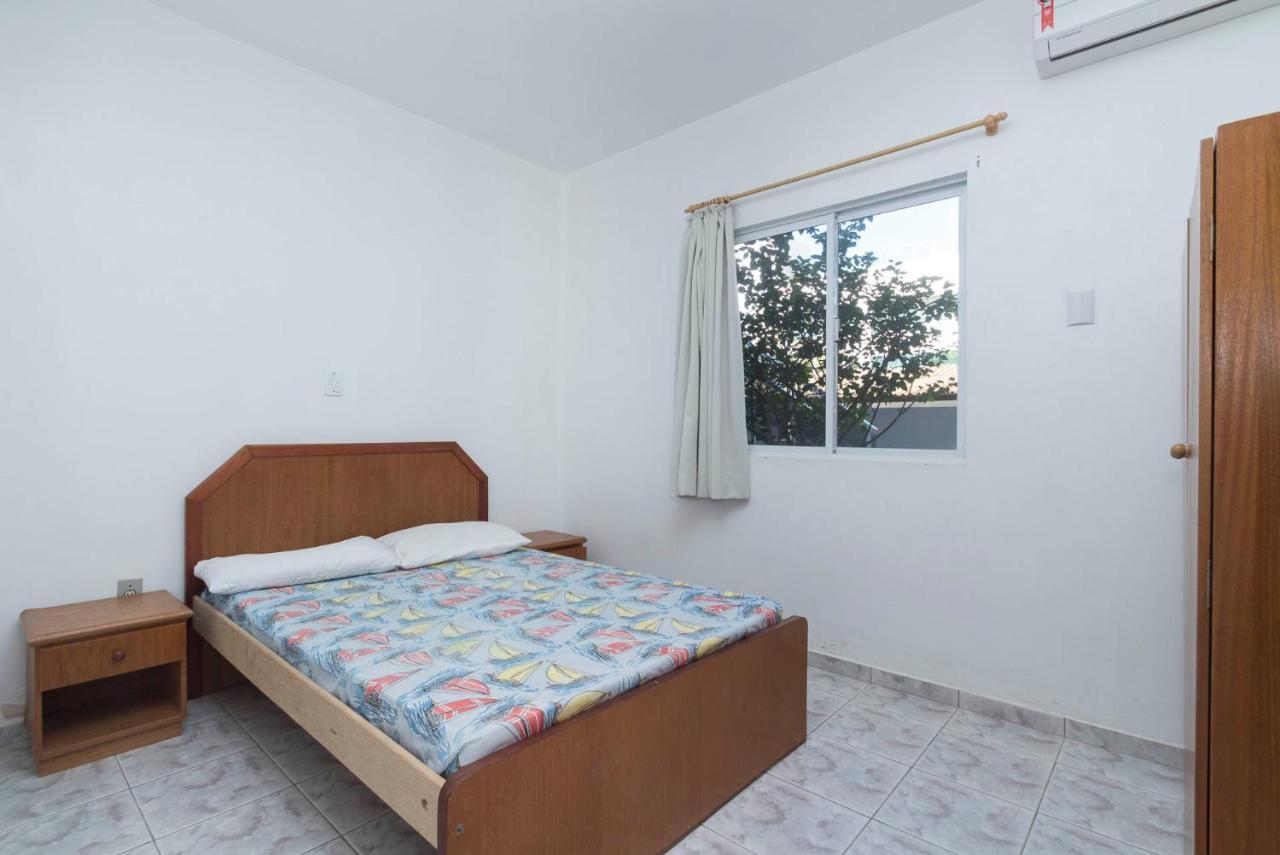 Apartamento Ferias De Verao 02 Apartment บอมบินญัส ภายนอก รูปภาพ